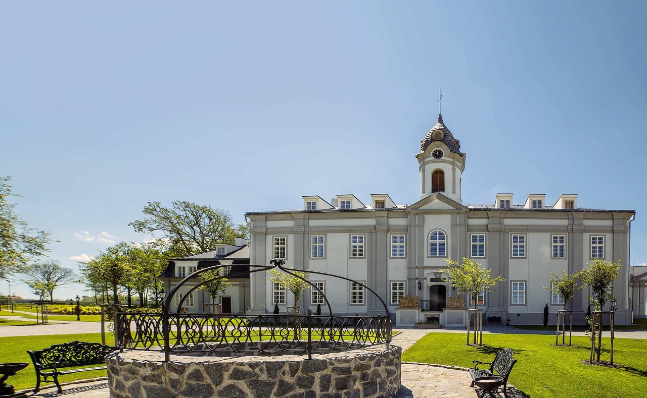 Hotel Panství Dlouhá Lhota Esterno foto