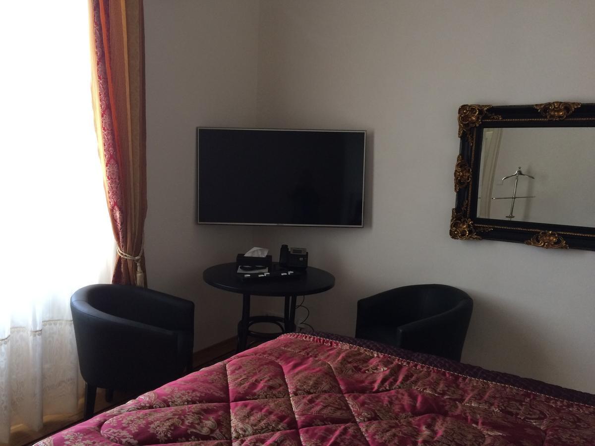 Hotel Panství Dlouhá Lhota Esterno foto