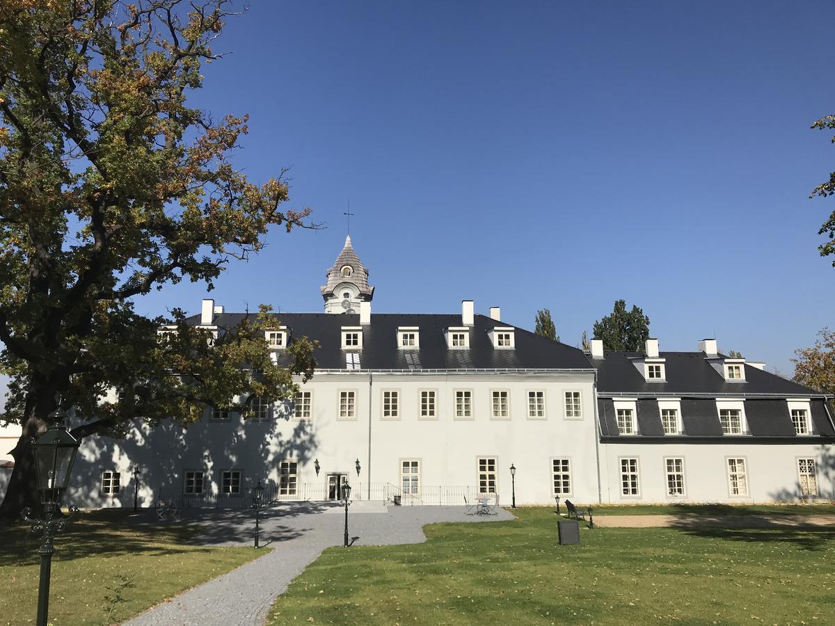 Hotel Panství Dlouhá Lhota Esterno foto