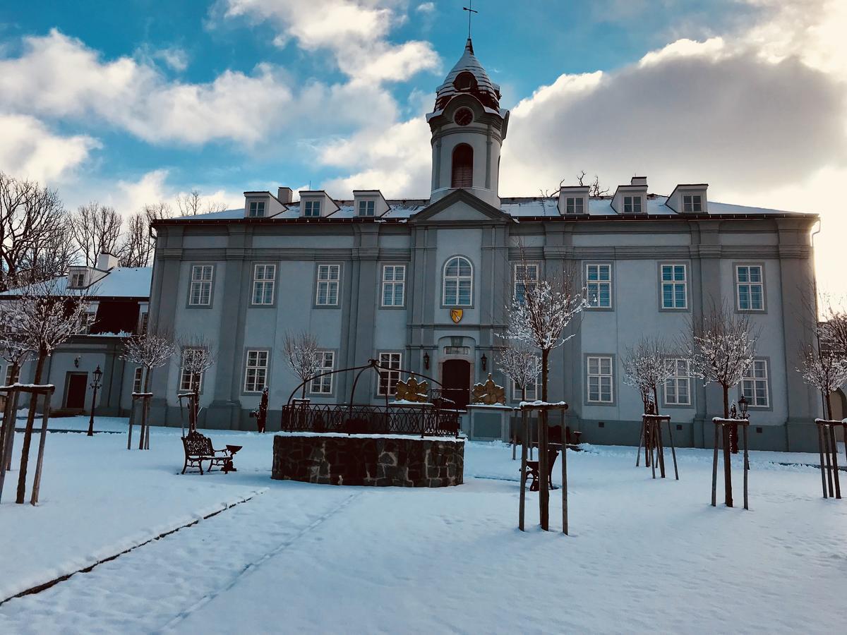 Hotel Panství Dlouhá Lhota Esterno foto