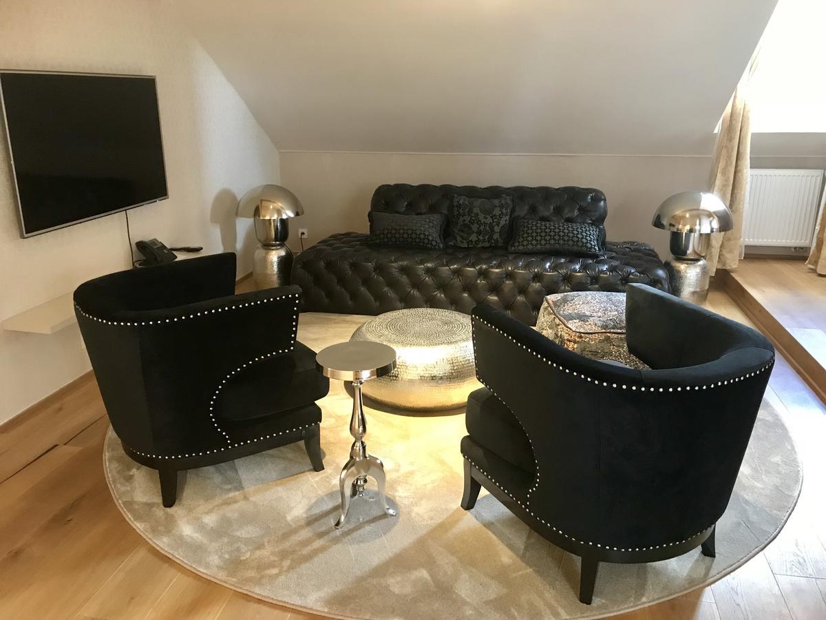 Hotel Panství Dlouhá Lhota Esterno foto